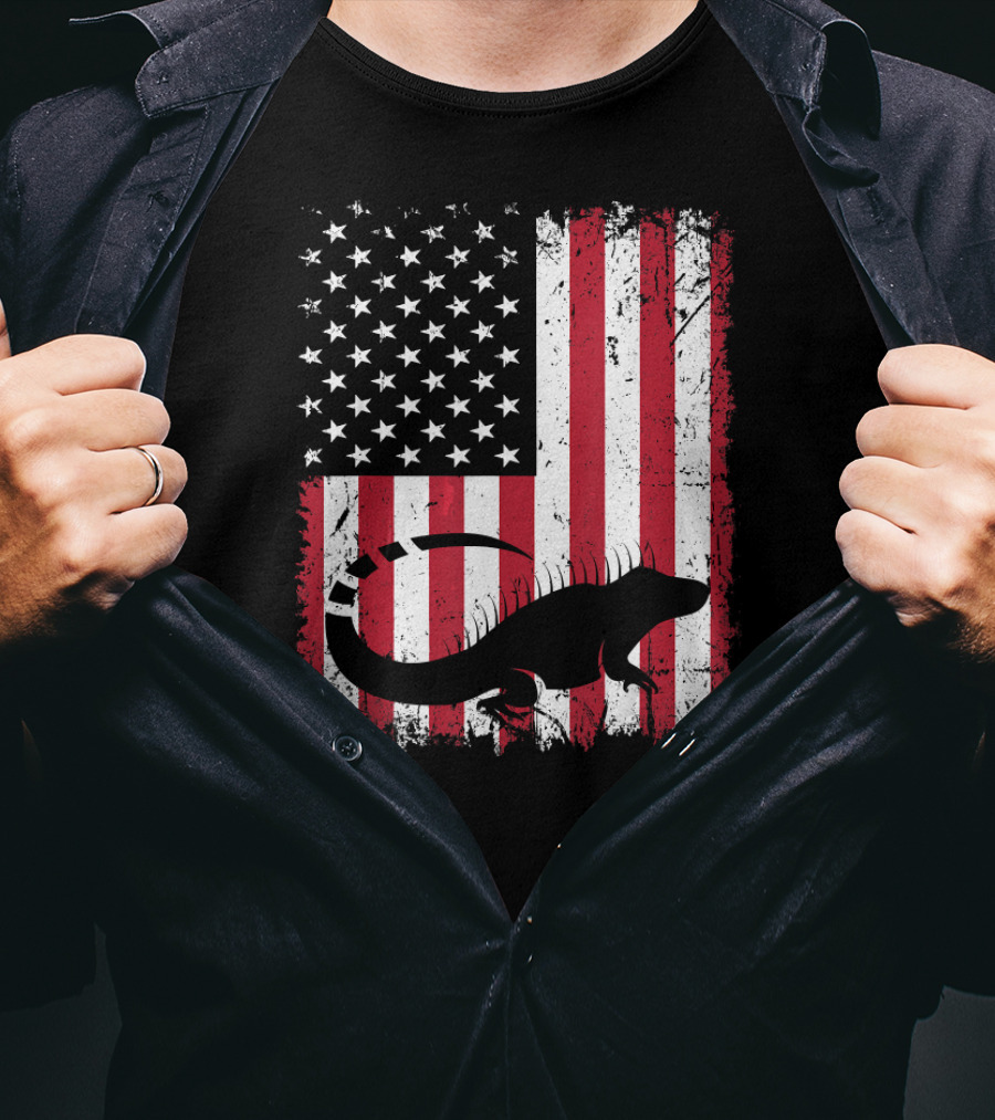 American Flag Iguana Silhouette On Distressed Stars And Stripes Background T-Shirt