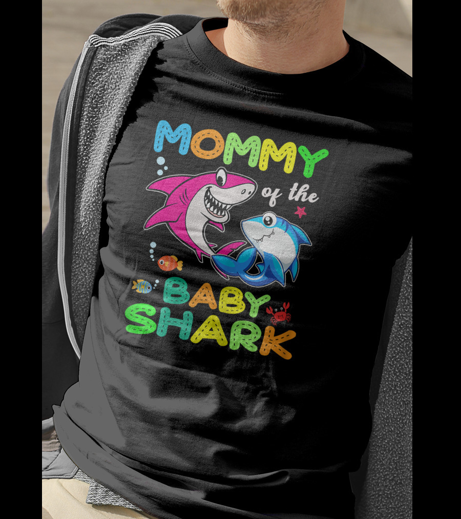 Mommy Of The Baby Shark Funny Birthday Family T-Shirt
