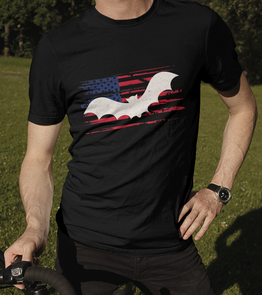 Bat Silhouette With US American Flag Background T-Shirt