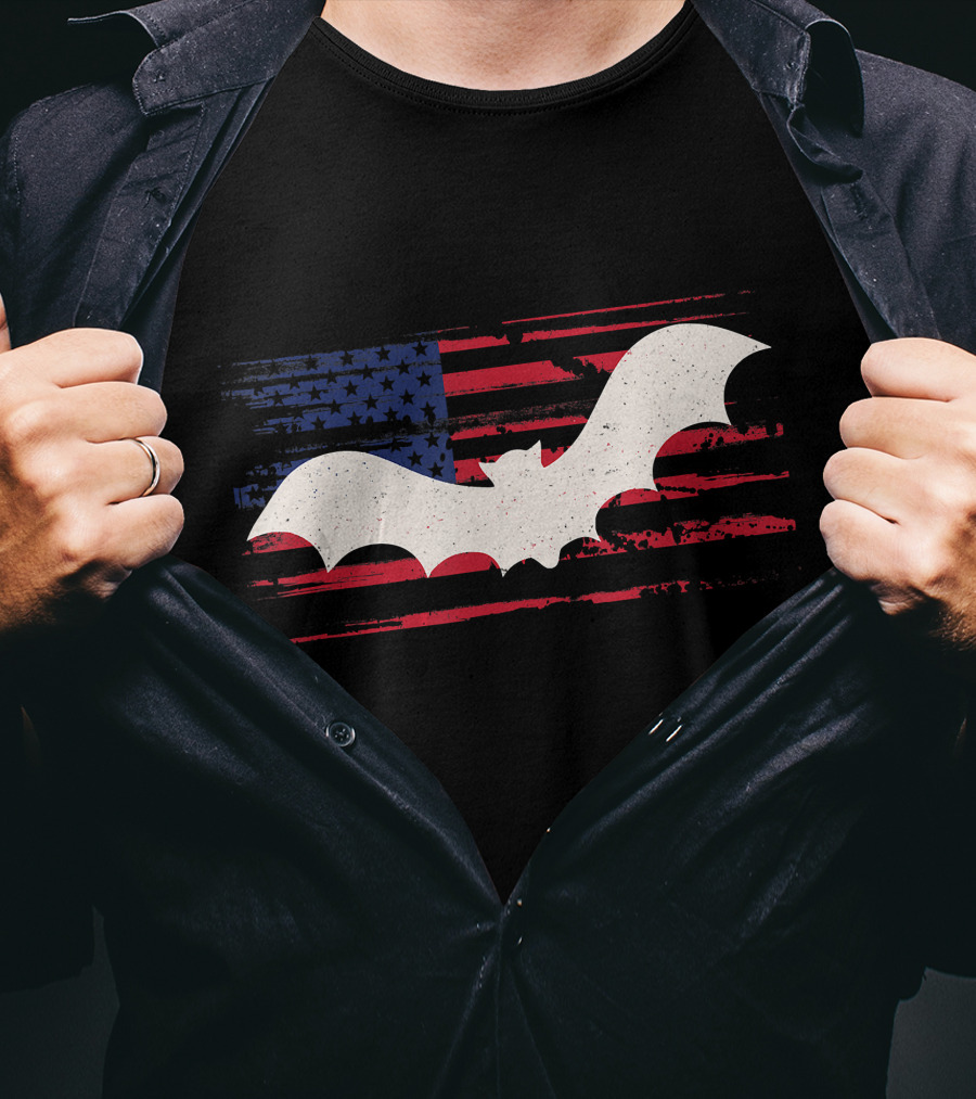Bat Silhouette With US American Flag Background T-Shirt