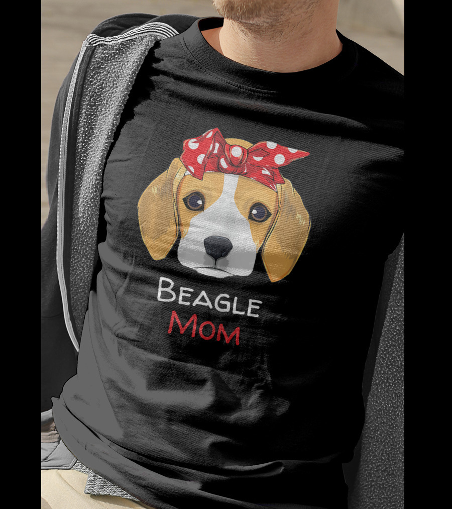 Beagle Mom Red Bandana T-Shirt