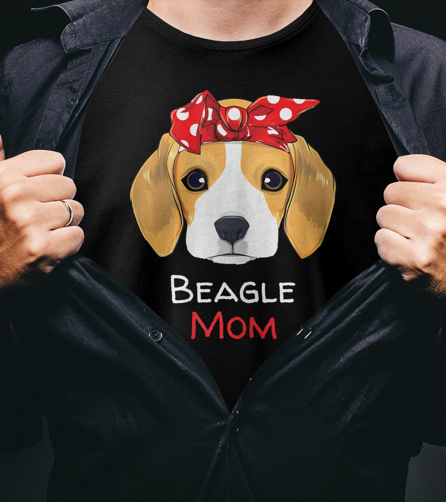 Beagle Mom Red Bandana T-Shirt