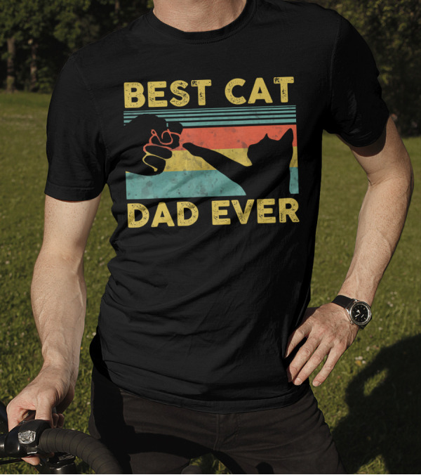 Best Cat Dad Ever Fist Bump Vintage Style Cat Daddy T-Shirt