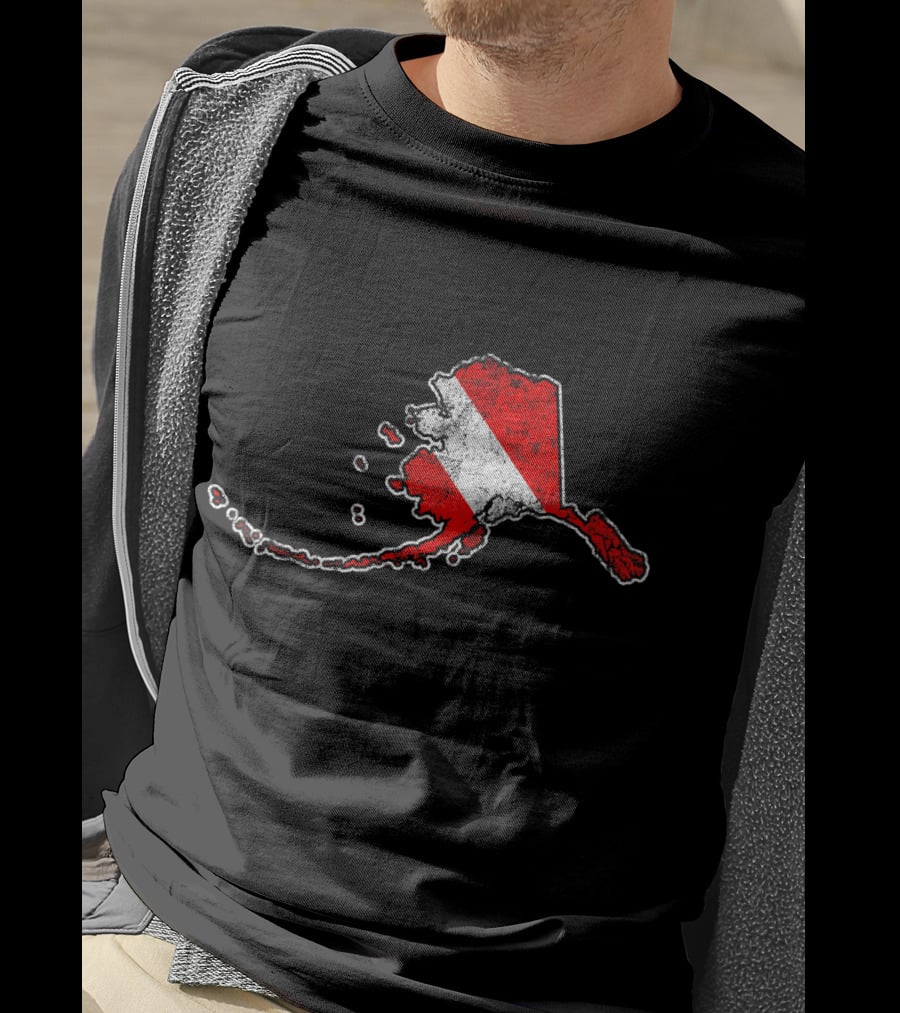 Vintage Alaska Map Scuba Dive Flag Motif T-Shirt