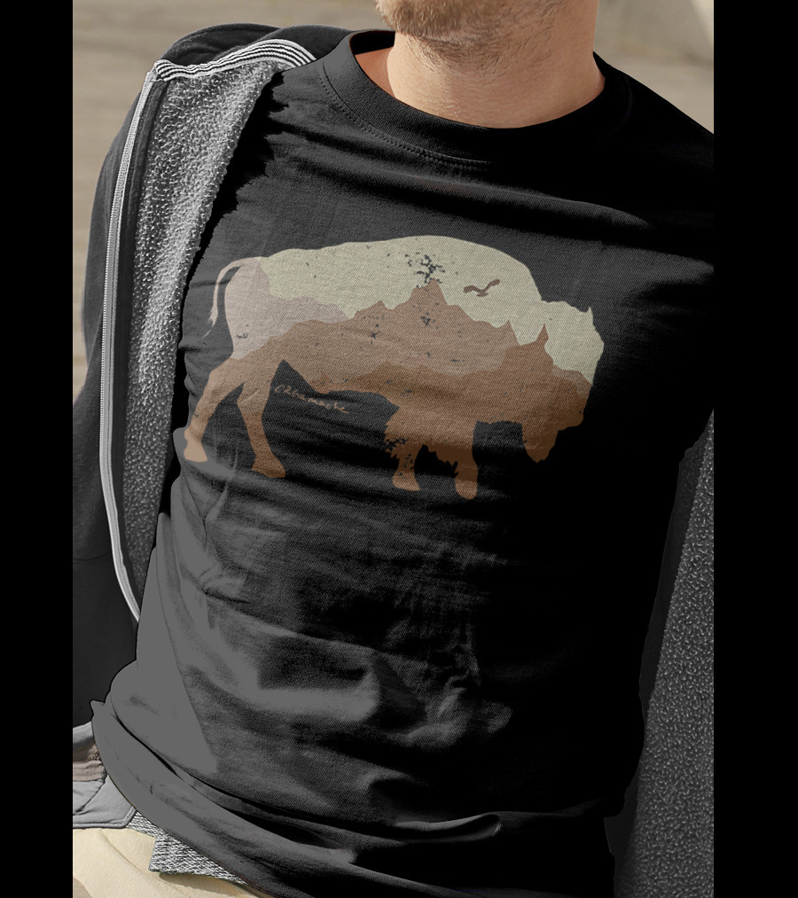Vintage Bison Mountains Eagle Outdoor Cetanluta T-Shirt
