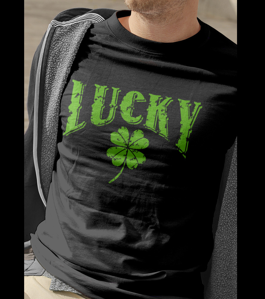 Vintage Lucky Four Leaf Clover Lucky St Paddy's Day T-Shirt