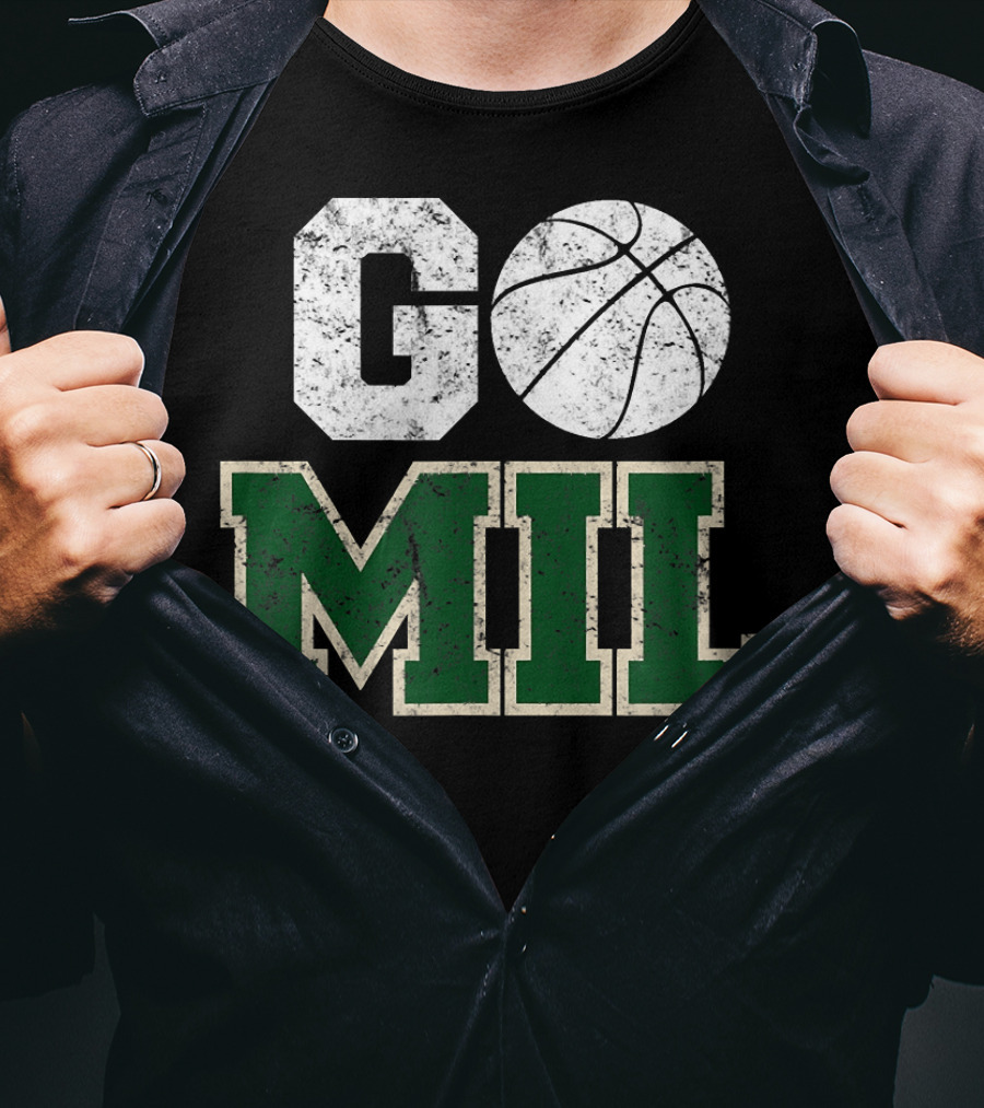 Go MIL Milwaukee Wisconsin City Basketball Vintage T-Shirt