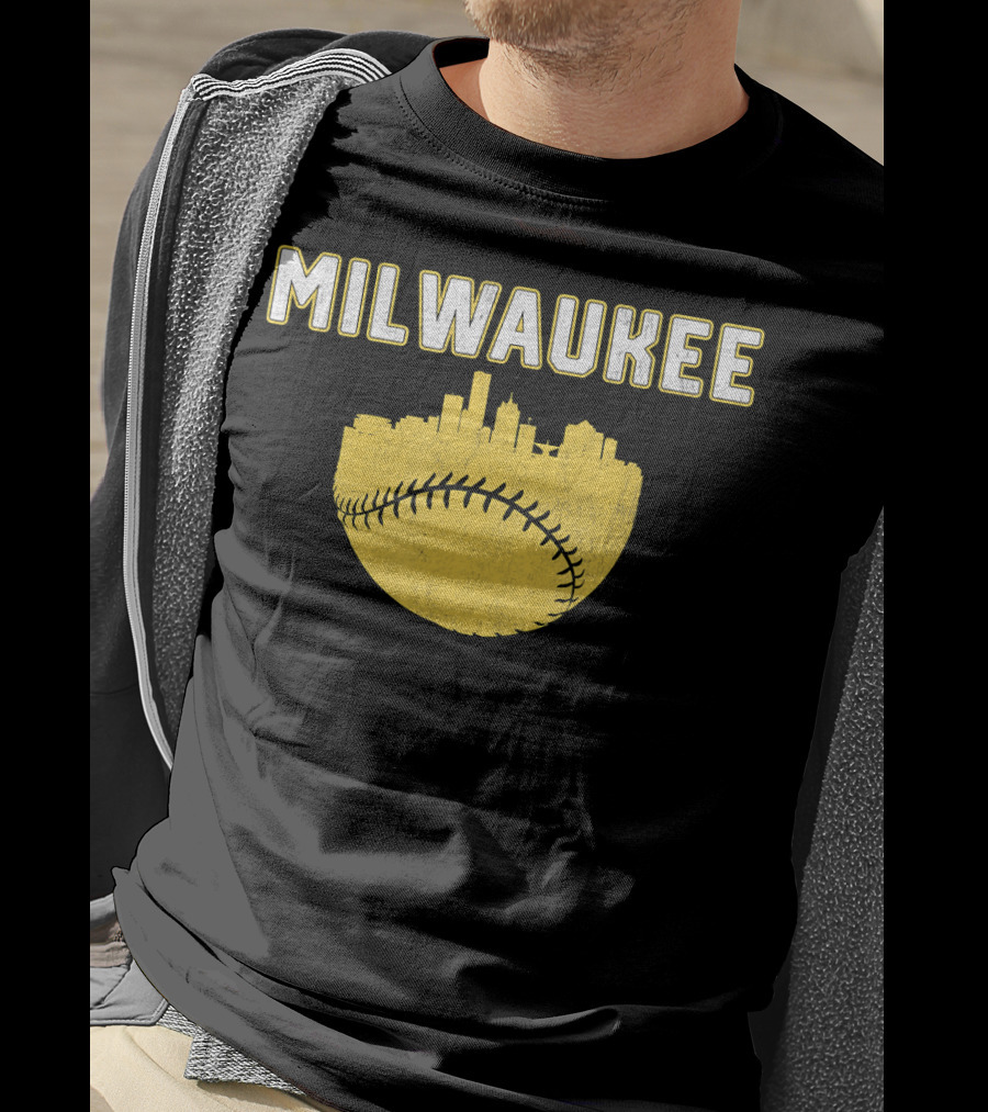 Milwaukee Wisconsin Cityscape Vintage Baseball Skyline T-Shirt
