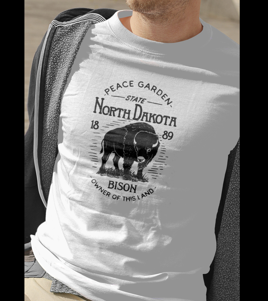 Vintage Peace Garden State North Dakota 1889 Bison Owner Of This Land T-Shirt