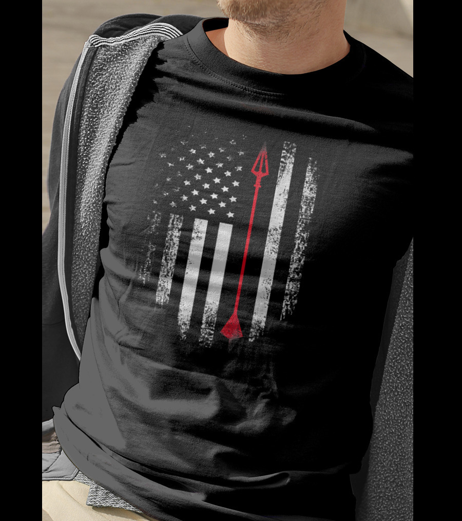 USA Vintage Archery Arrow American Flag T-Shirt
