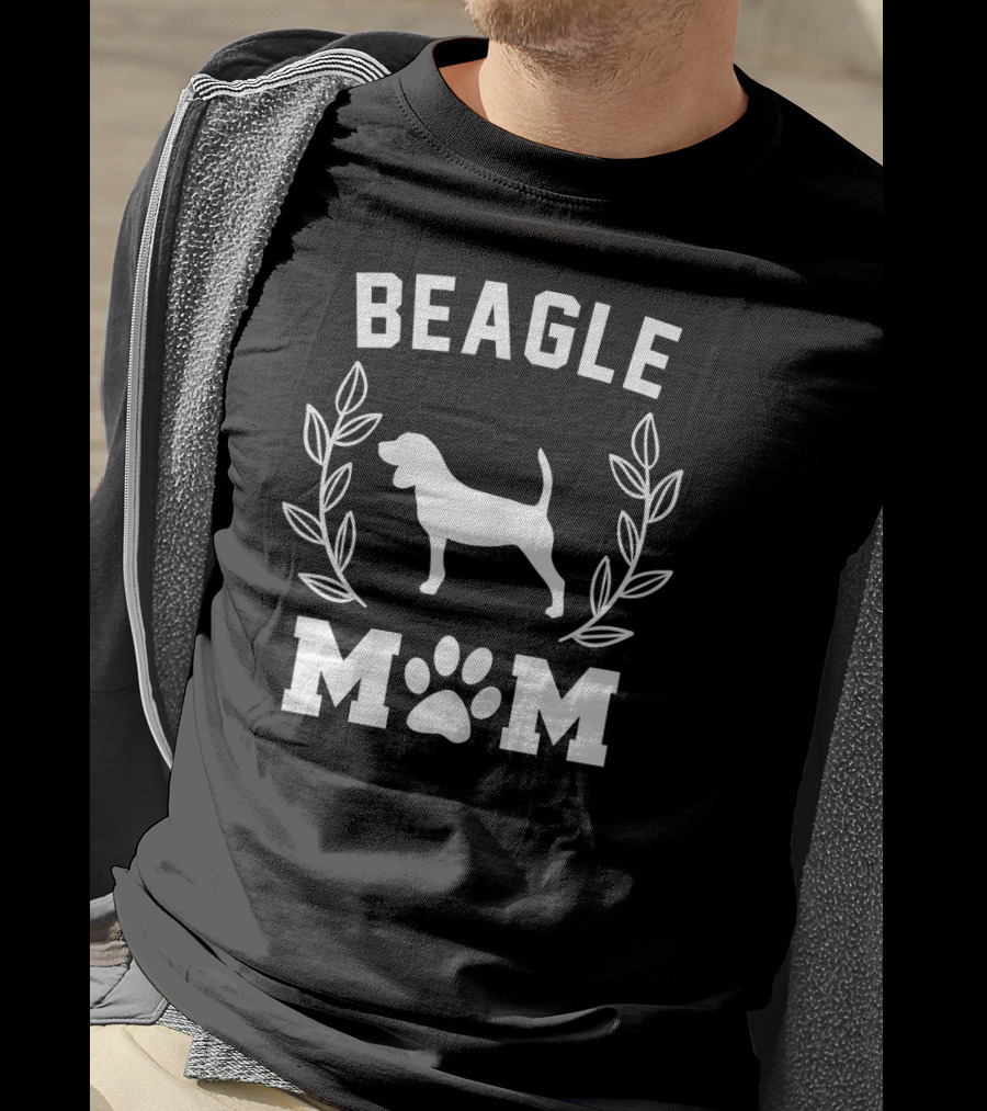 Beagle Mom Funny Beagle Dog Owner Paw Laurel T-Shirt