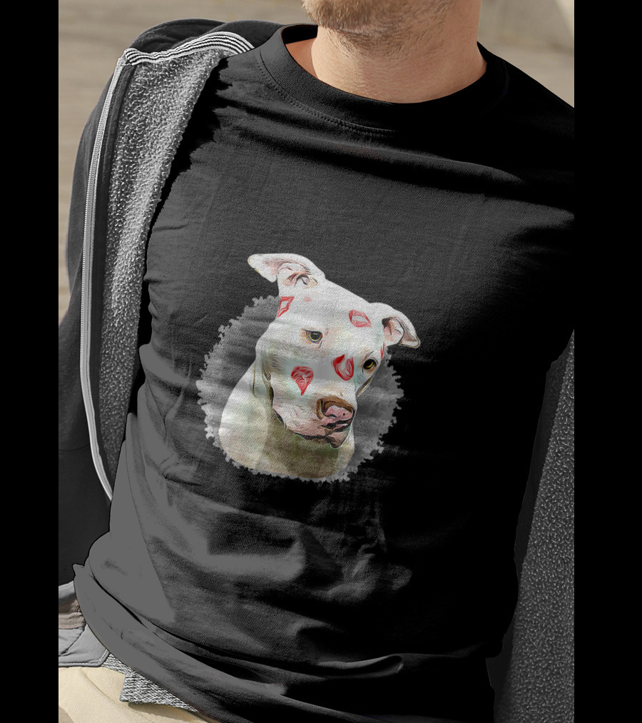 Pitbull Mom With Cute Lipstick Kiss Marks T-Shirt