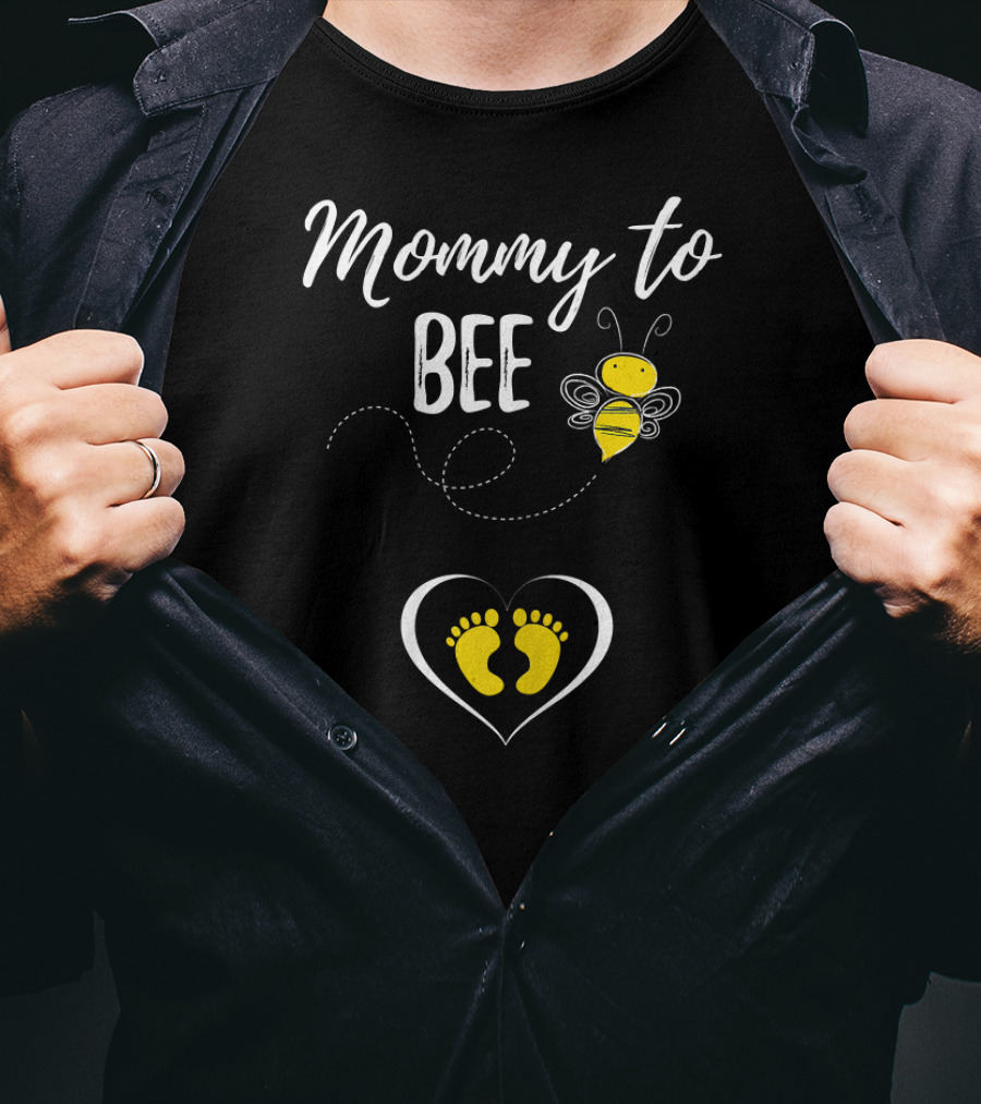 Mommy To Bee Cute Pregnant Baby Footprints Heart T-Shirt