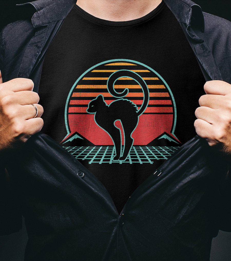 Angry Hissing Cat Retro Vintage 80s Sunset Grid T-Shirt