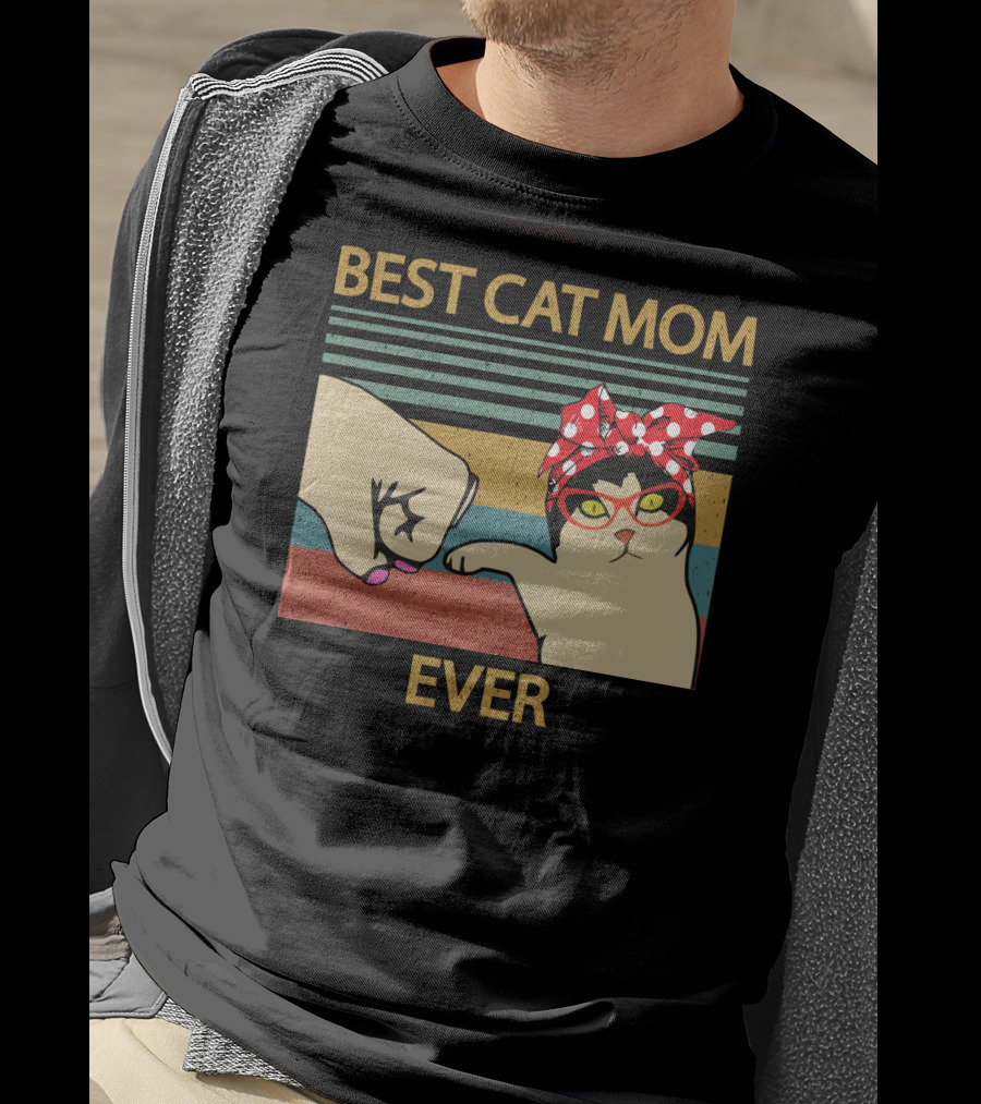 Best Cat Mom Ever Fist Bump Cat With Red Bandana And Glasses T-Shirt