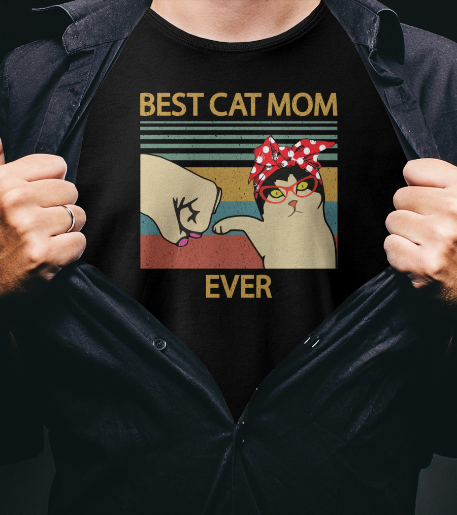 Best Cat Mom Ever Fist Bump Cat With Red Bandana And Glasses T-Shirt