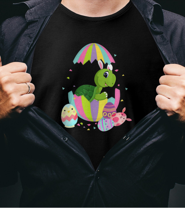 Funny Easter Bunny Turtle In Colorful Egg With Decorated Eggs T-Shirt