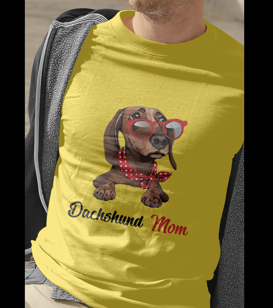 Dachshund Mom Red Glasses And Polka Dot Scarf T-Shirt