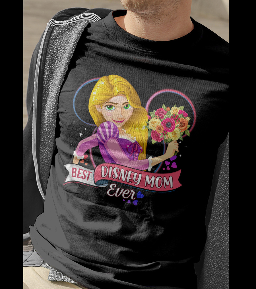 Best Disney Mom Ever Disney Rapunzel Holding Bouquet T-Shirt
