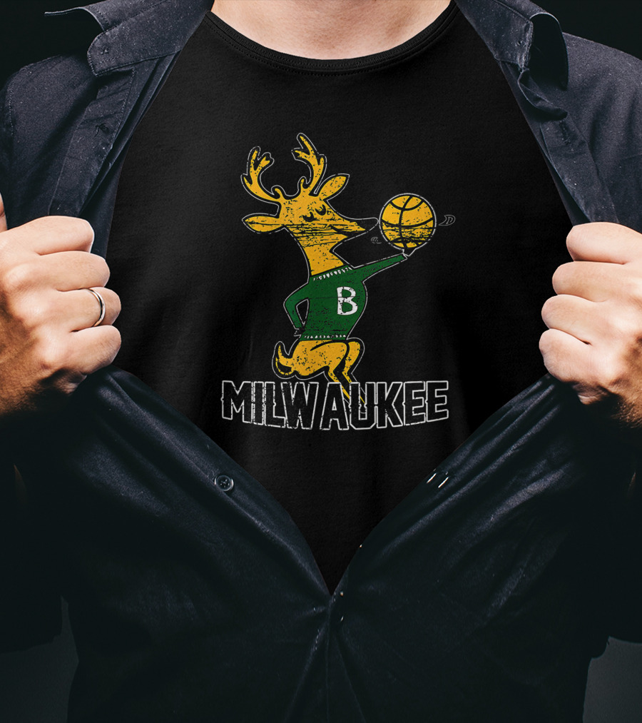 Milwaukee Bucks Retro Deer Basketball T-Shirt