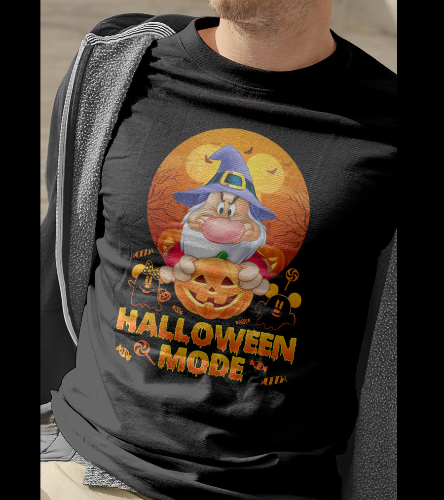 Grumpy Halloween Mode Pumpkin Wizard Theme T-Shirt