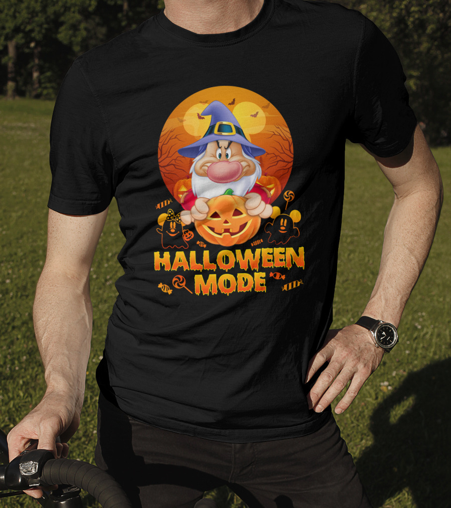 Grumpy Halloween Mode Pumpkin Wizard Theme T-Shirt