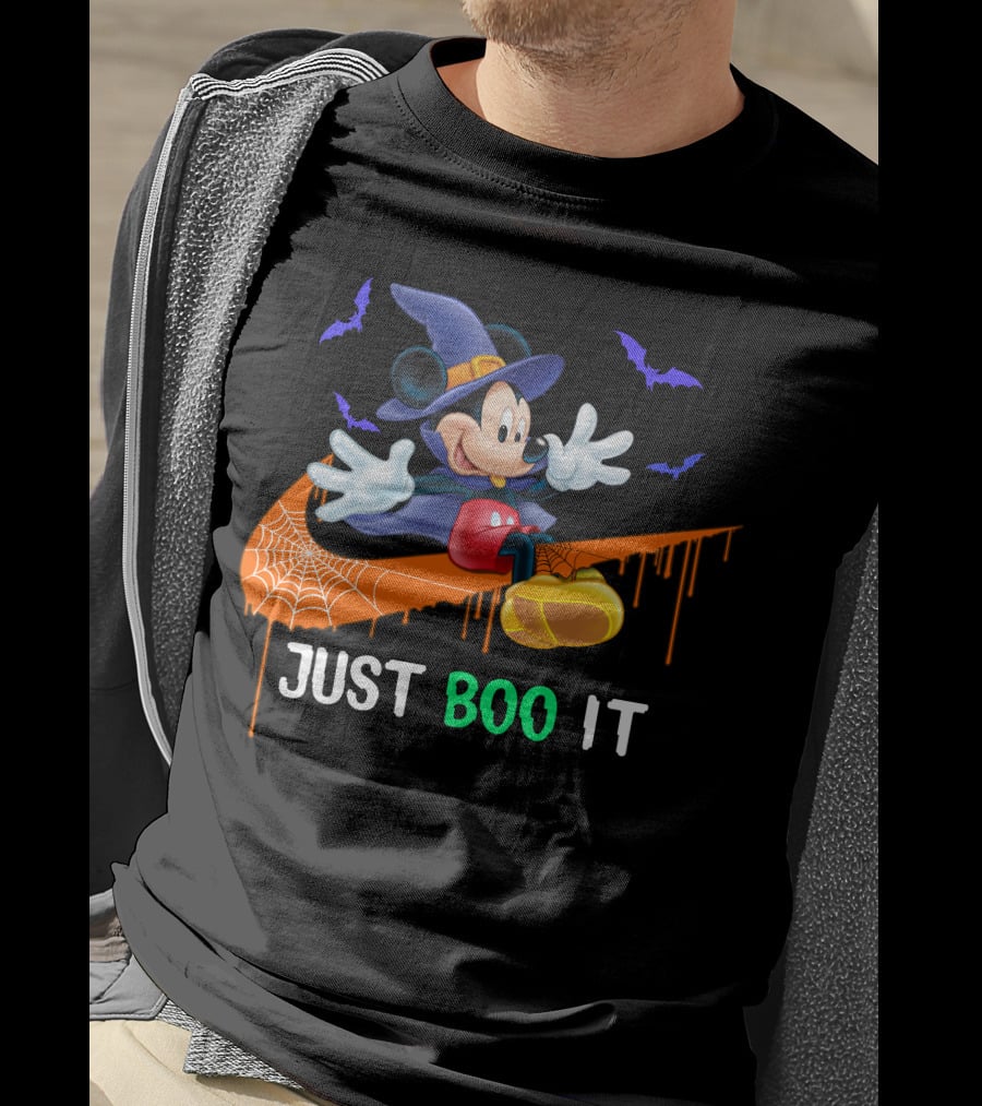 Mickey Halloween Just Boo It Magic Bats Wizard Hat T-Shirt