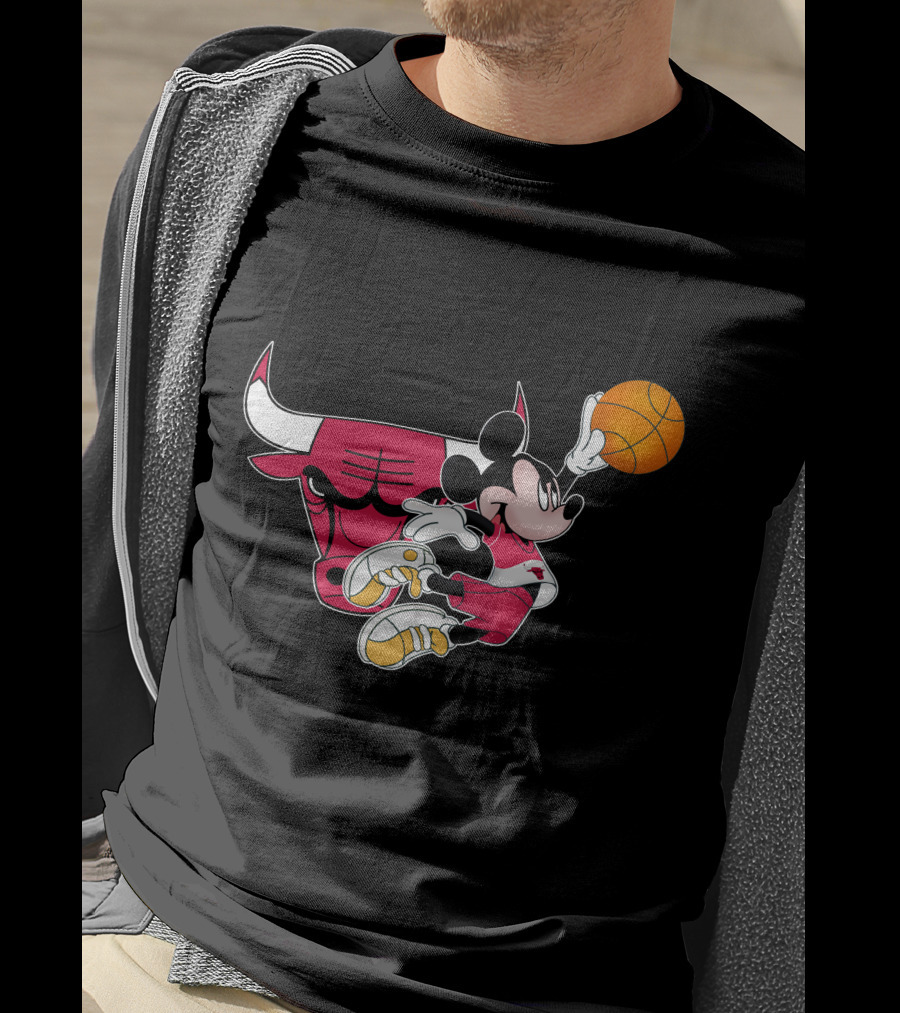 Mickey Chicago Bulls Basketball T-Shirt