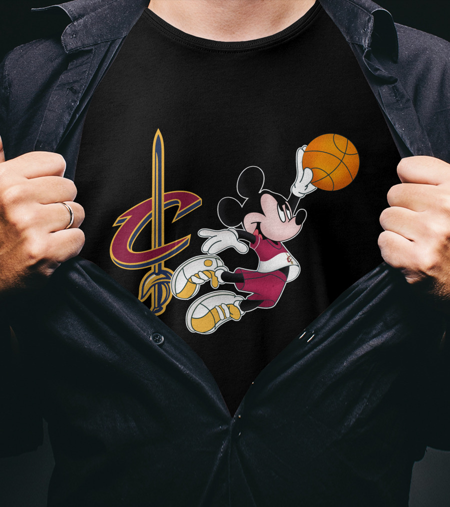 Cleveland Cavaliers Mickey Basketball Dunk T-Shirt