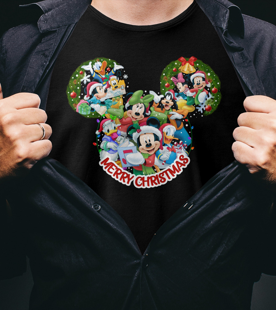 Mickey And Friends Merry Christmas Wreaths T-Shirt