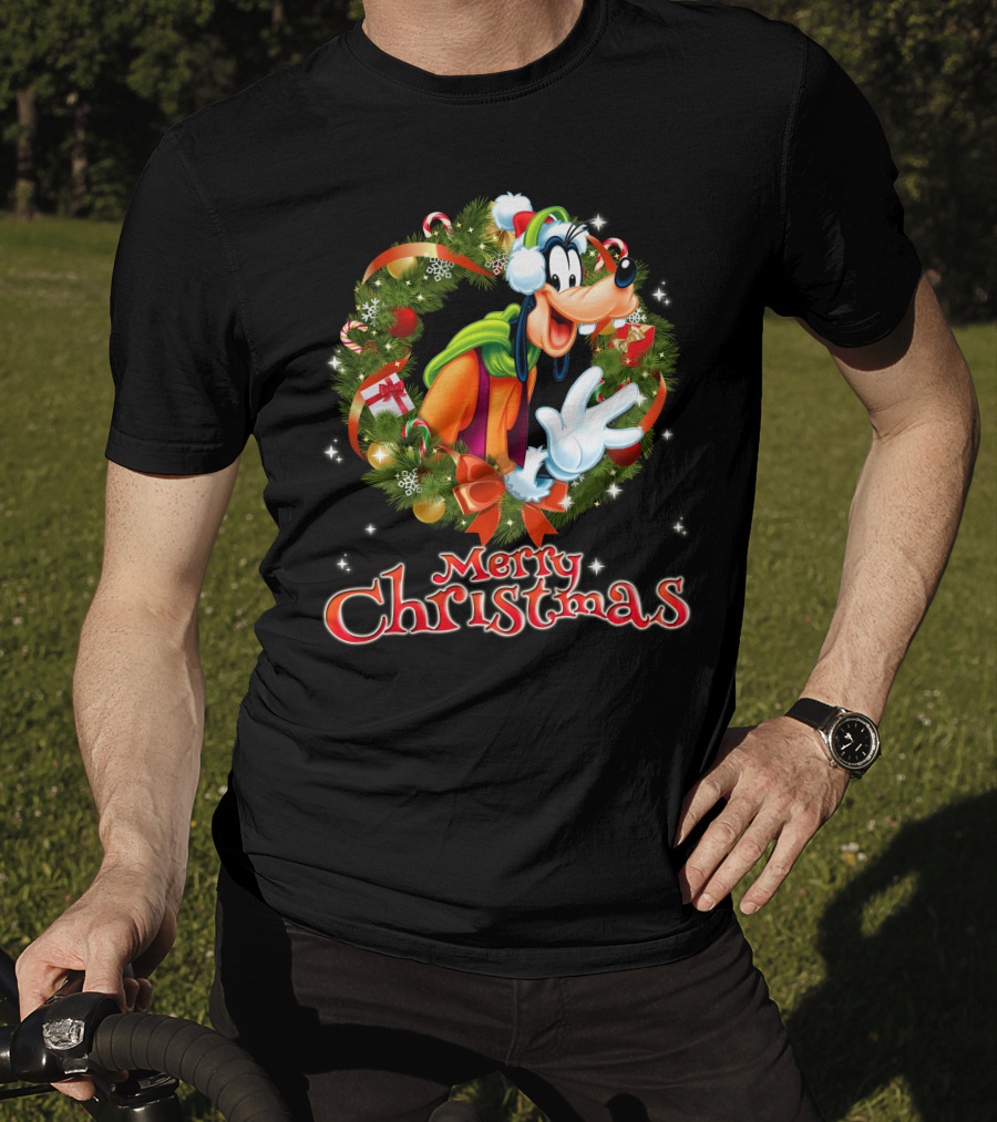 Merry Christmas Goofy Wreath Holiday Celebration T-Shirt