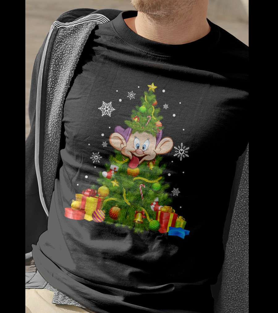 Dopey Christmas Tree Festive Decorations Snowflakes And Gifts T-Shirt