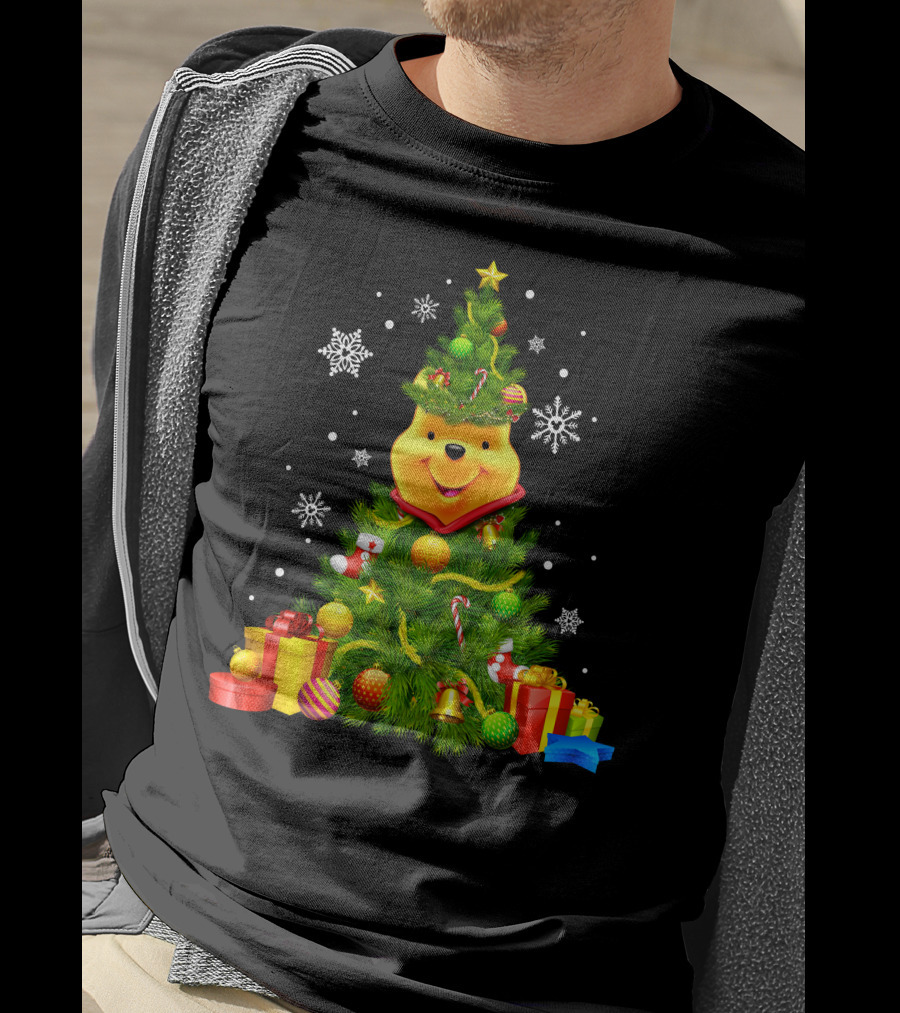 Pooh Christmas Tree With Snowflakes And Gifts T-Shirt