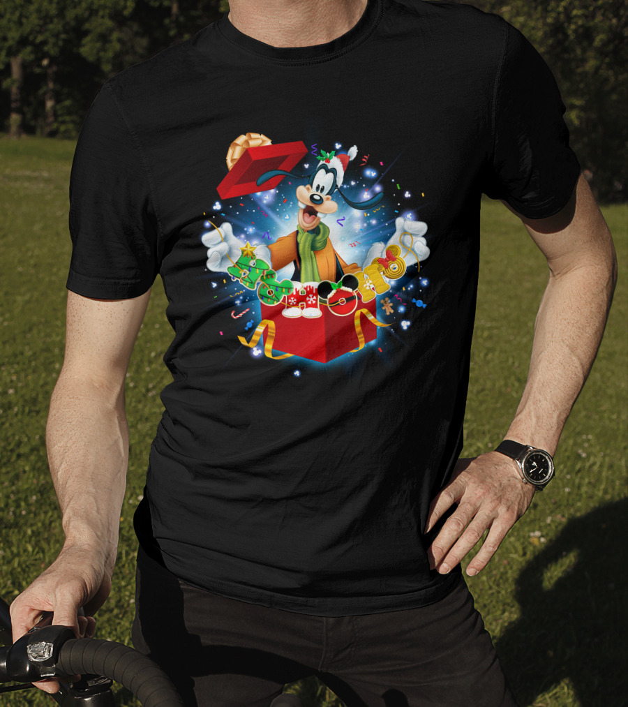 Goofy Christmas Gift Box With Mickey Mouse Ornaments T-Shirt