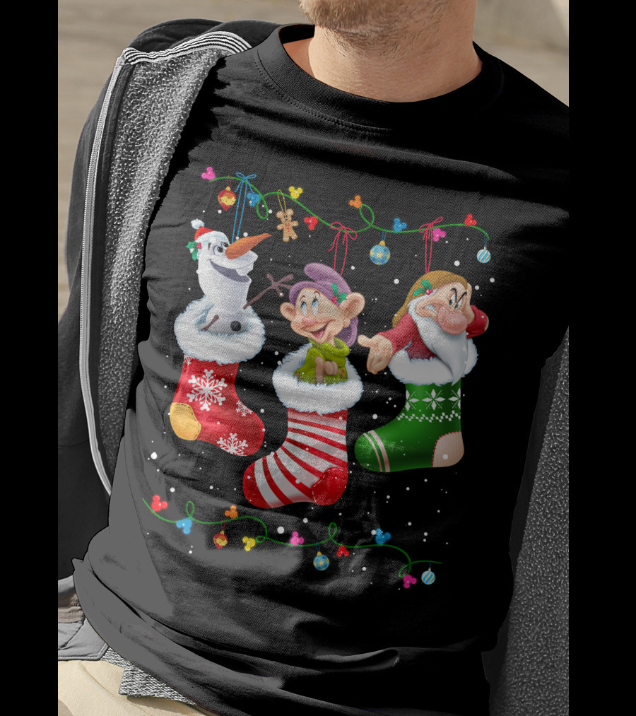 Olaf Dopey Grumpy Christmas Stockings Snowflake Garland T-Shirt