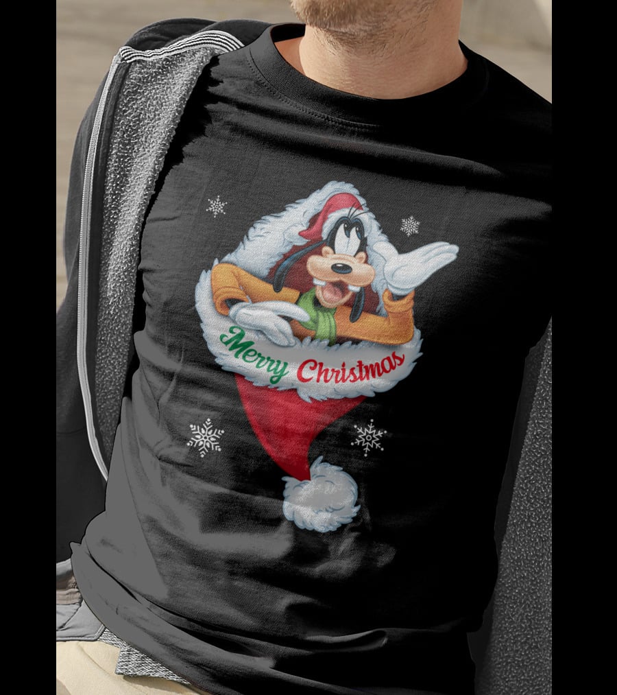 Merry Christmas Goofy In Santa Hat With Snowflakes T-Shirt