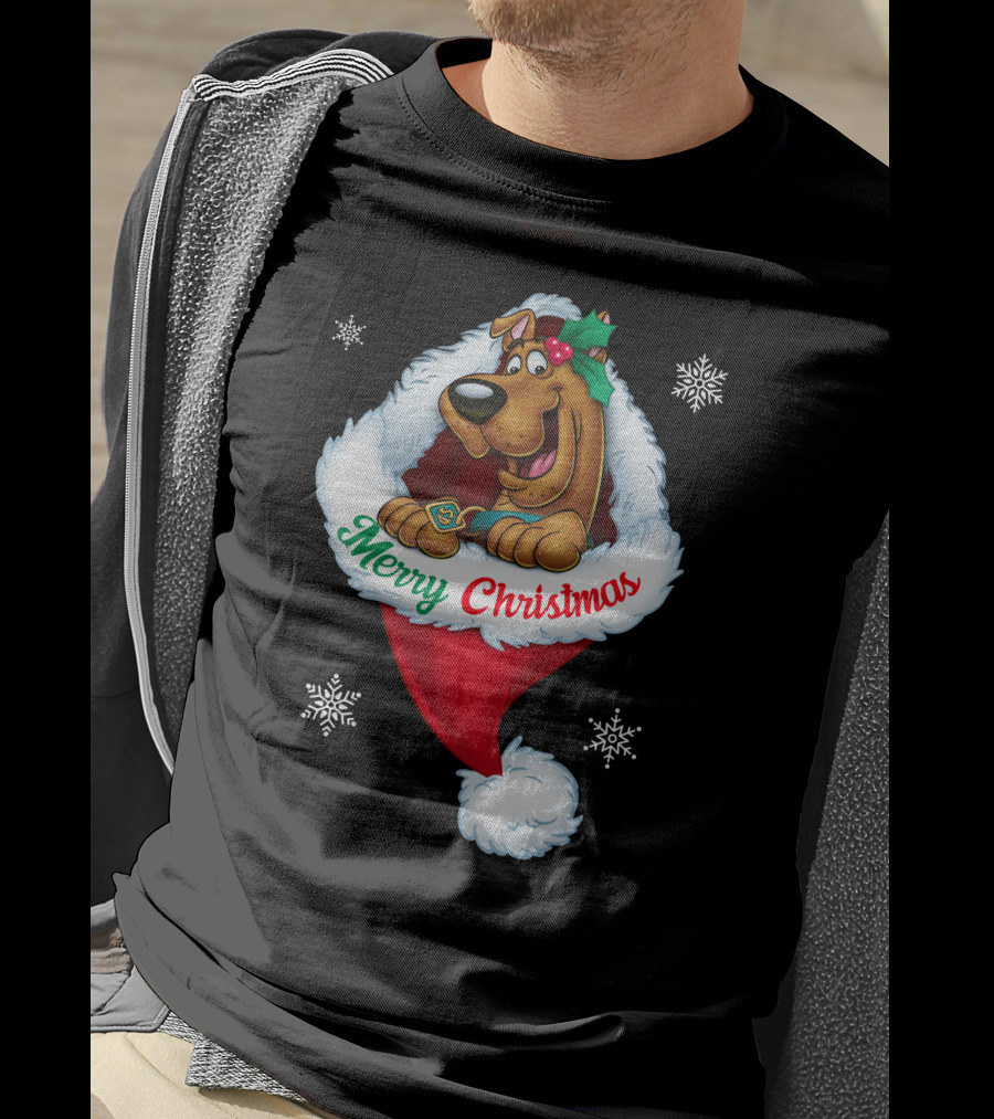 Scooby Doo Merry Christmas Snowflakes Santa Hat T-Shirt