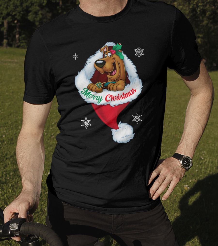 Scooby Doo Merry Christmas Snowflakes Santa Hat T-Shirt