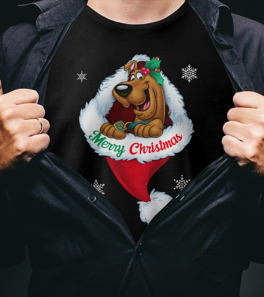 Scooby Doo Merry Christmas Snowflakes Santa Hat T-Shirt