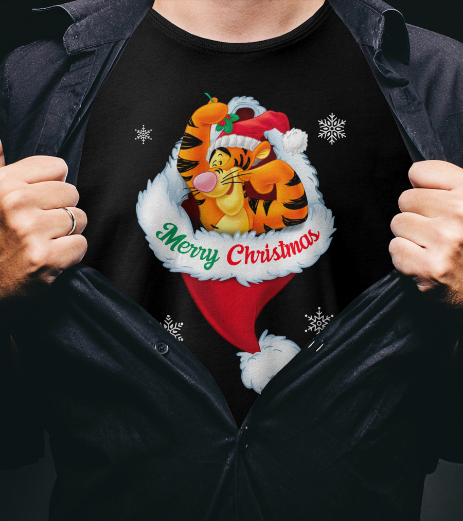 Merry Christmas Tigger Santa Hat Snowflakes T-Shirt
