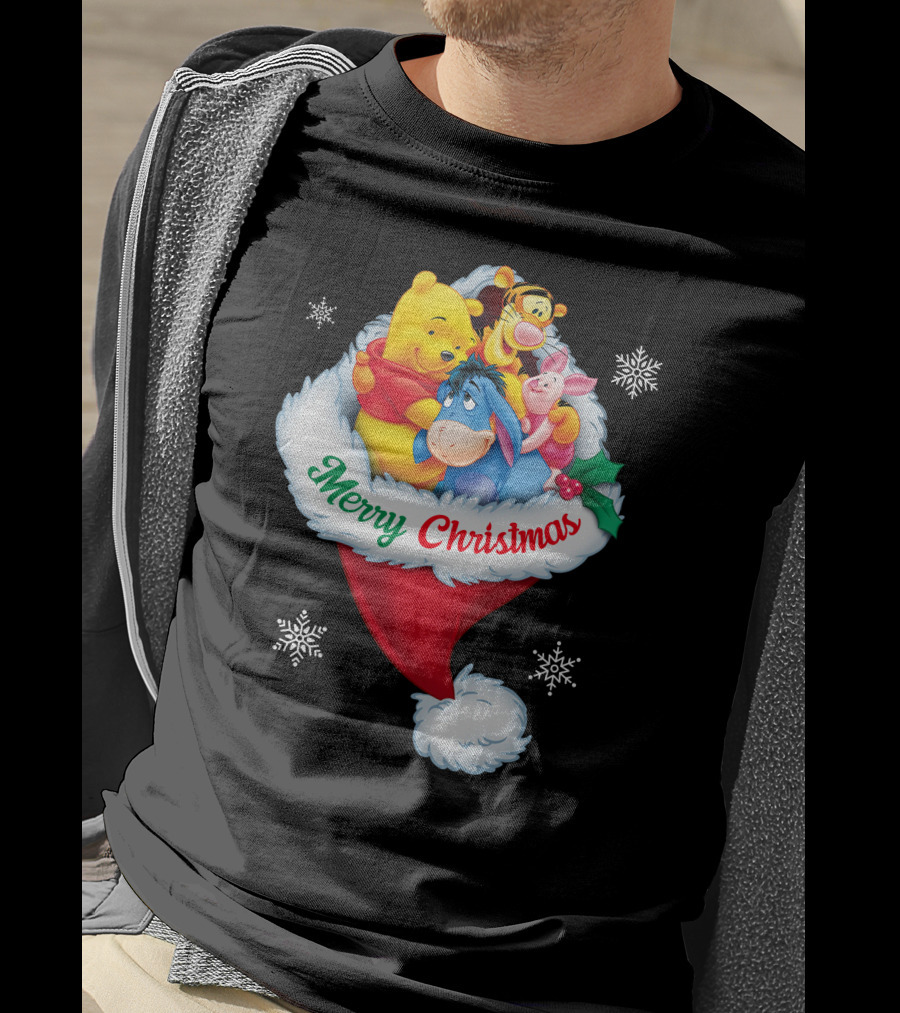 Winnie The Pooh Merry Christmas Santa Hat Snowflakes T-Shirt