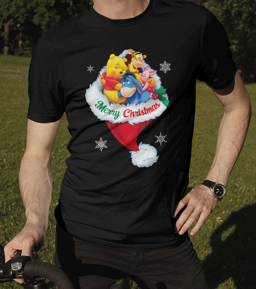 Winnie The Pooh Merry Christmas Santa Hat Snowflakes T-Shirt