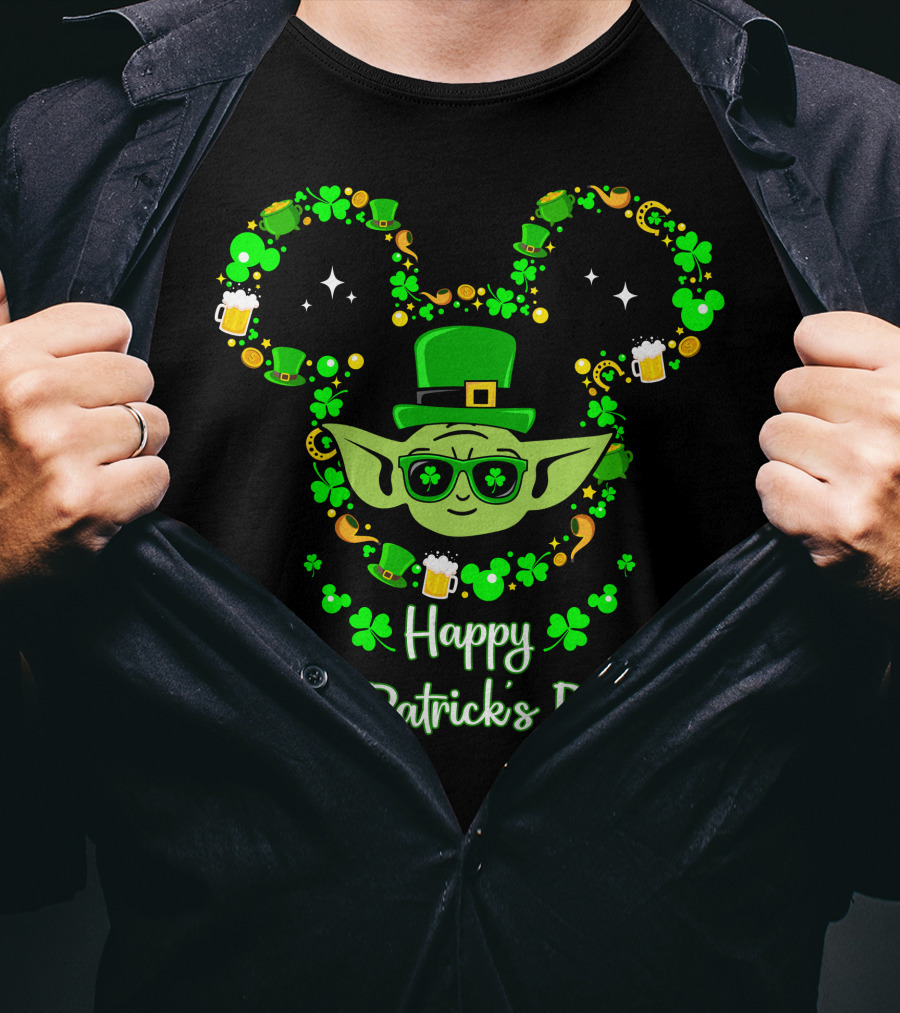 Happy St. Patrick's Day Baby Yoda With Shamrocks And Leprechaun Hat T-Shirt
