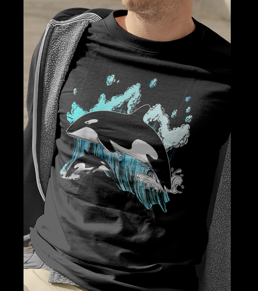 Killer Whale Ocean Lover Orca Splashing Waves Men's Gift Idea T-Shirt