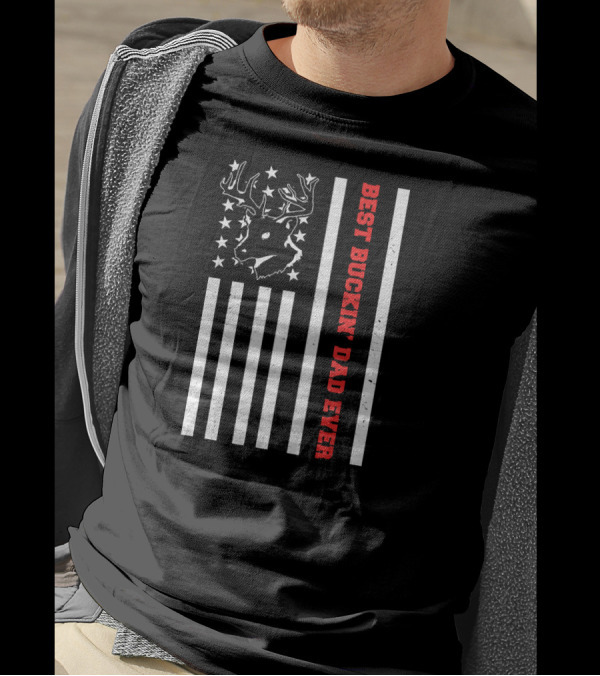 Best Buckin Dad Ever Deer Hunting American Flag Deer Antlers Stars Stripes T-Shirt