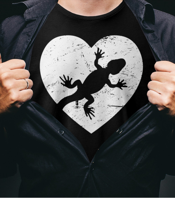 Distressed Heart Leopard Gecko Silhouette T-Shirt