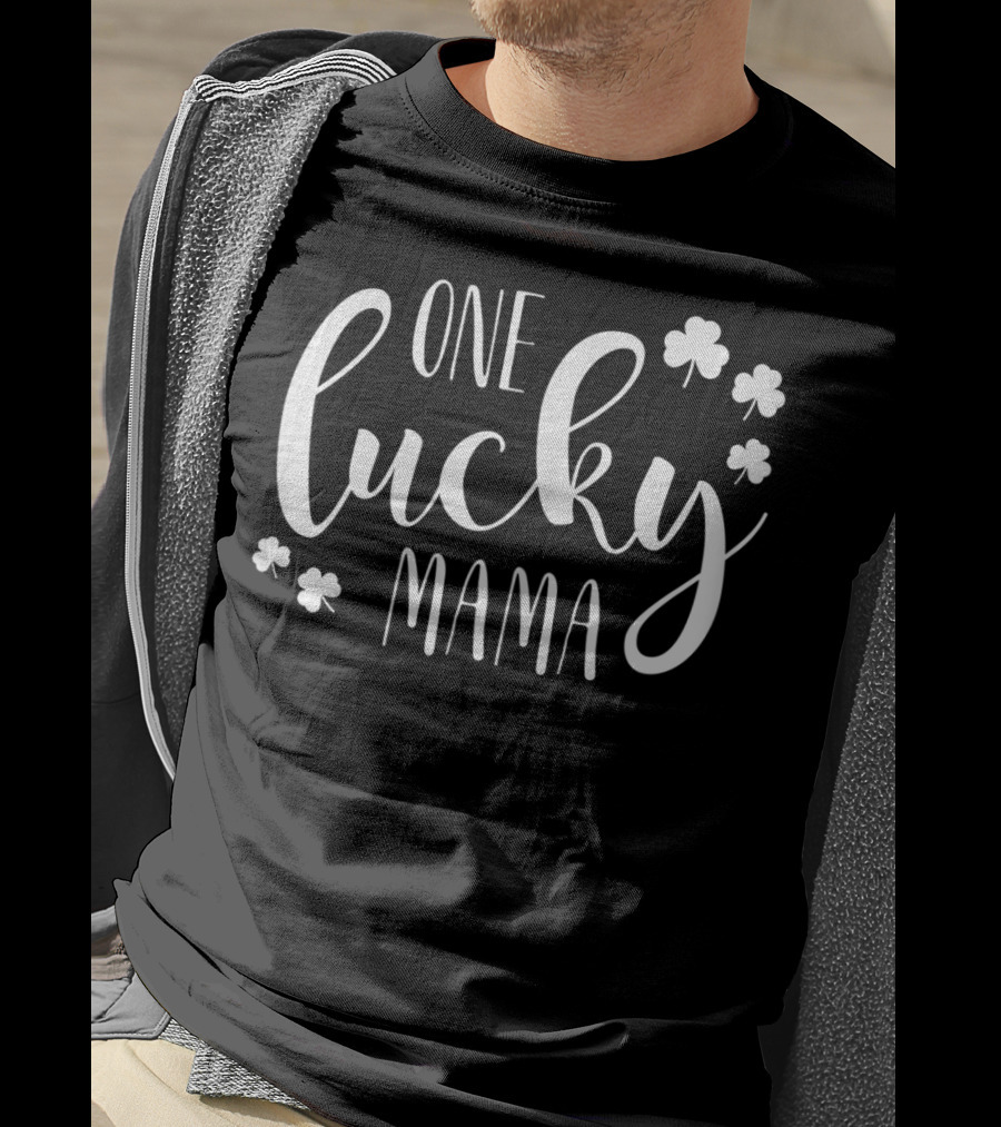 One Lucky Mama St Patricks Day Irish Shamrock Iconic Symbols T-Shirt