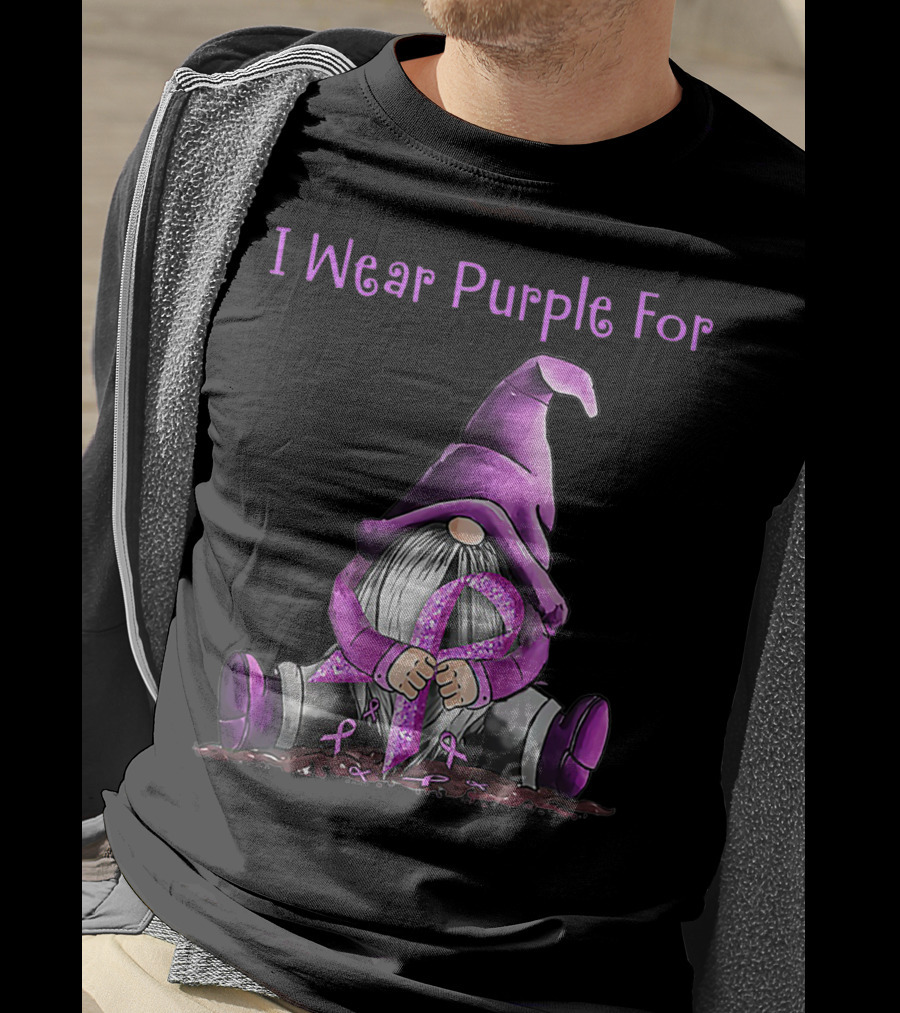 I Wear Purple For Fibromyalgia Awareness Gnome Holding Purple T-Shirt