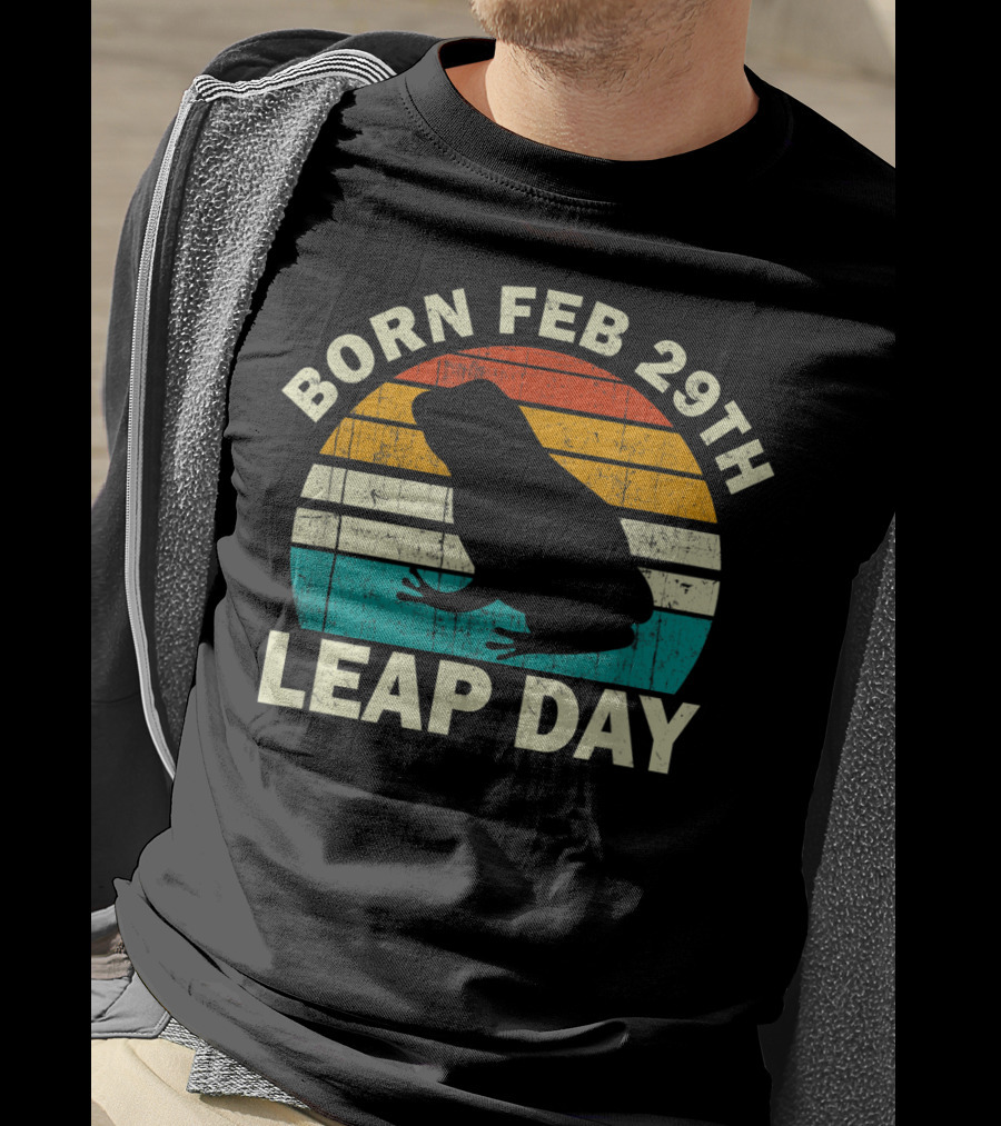 Born Feb 29th Leap Day Frog Vintage Retro Stripe T-Shirt
