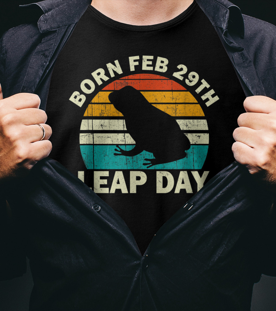 Born Feb 29th Leap Day Frog Vintage Retro Stripe T-Shirt